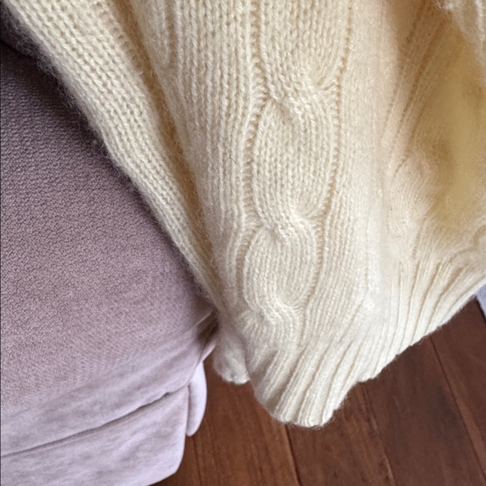 Ralph Lauren Cashmere Soft Yellow Sweater Slim Fit Sweater Size S - Picture 8 of 8